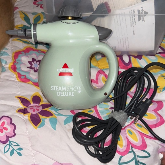 Bissell SteamShot Deluxe Handheld Steamer - Picture 4 of 10